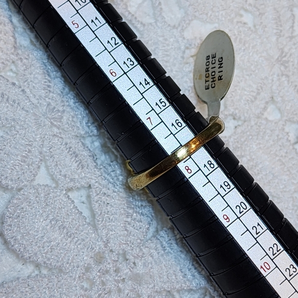 Vintage Elegant Gold Plated and Faux Emerald Green CZ Ring SIZE 7.5 - Picture 13 of 13